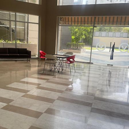 V Retreat Gurgaon Hotel Екстериор снимка