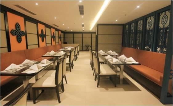 V Retreat Gurgaon Hotel Екстериор снимка