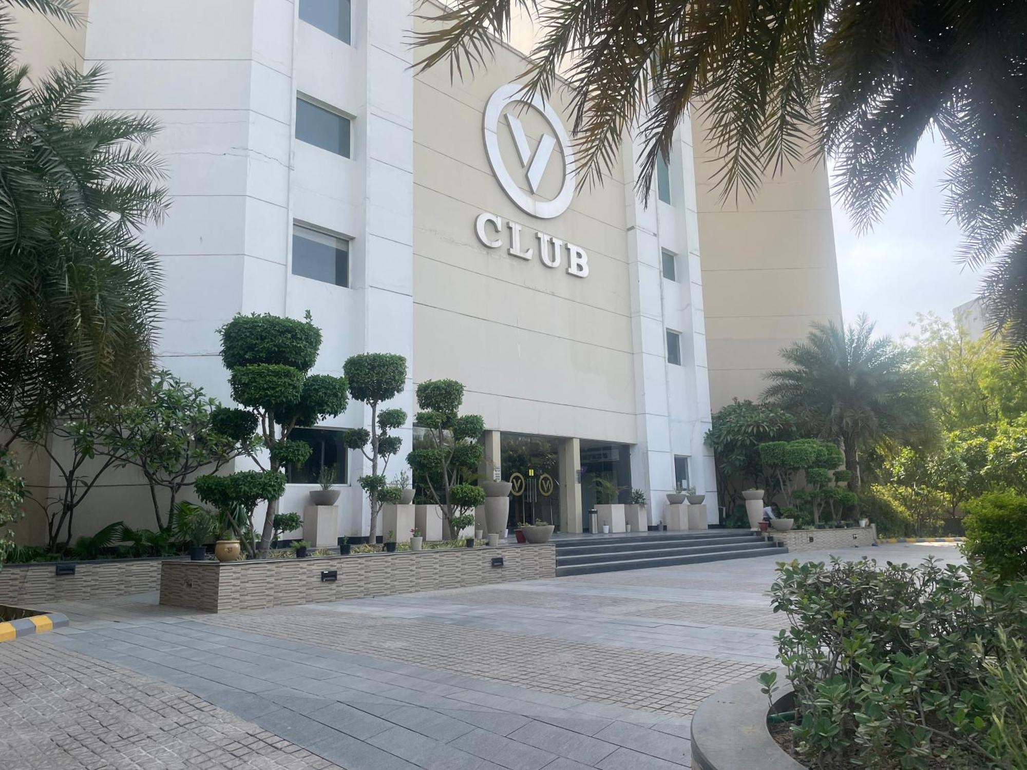 V Retreat Gurgaon Hotel Екстериор снимка