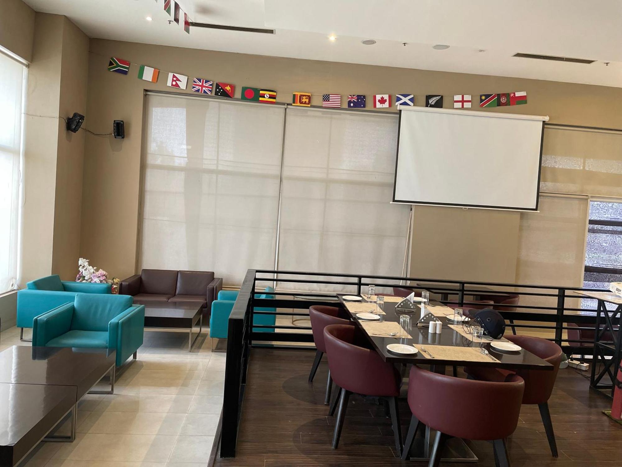 V Retreat Gurgaon Hotel Екстериор снимка