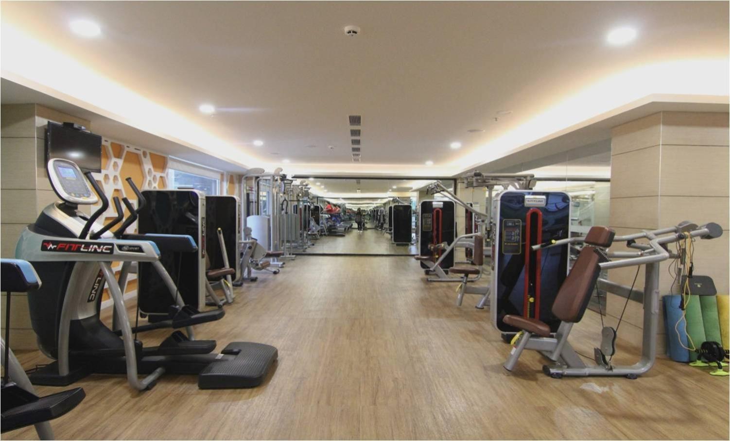 V Retreat Gurgaon Hotel Екстериор снимка
