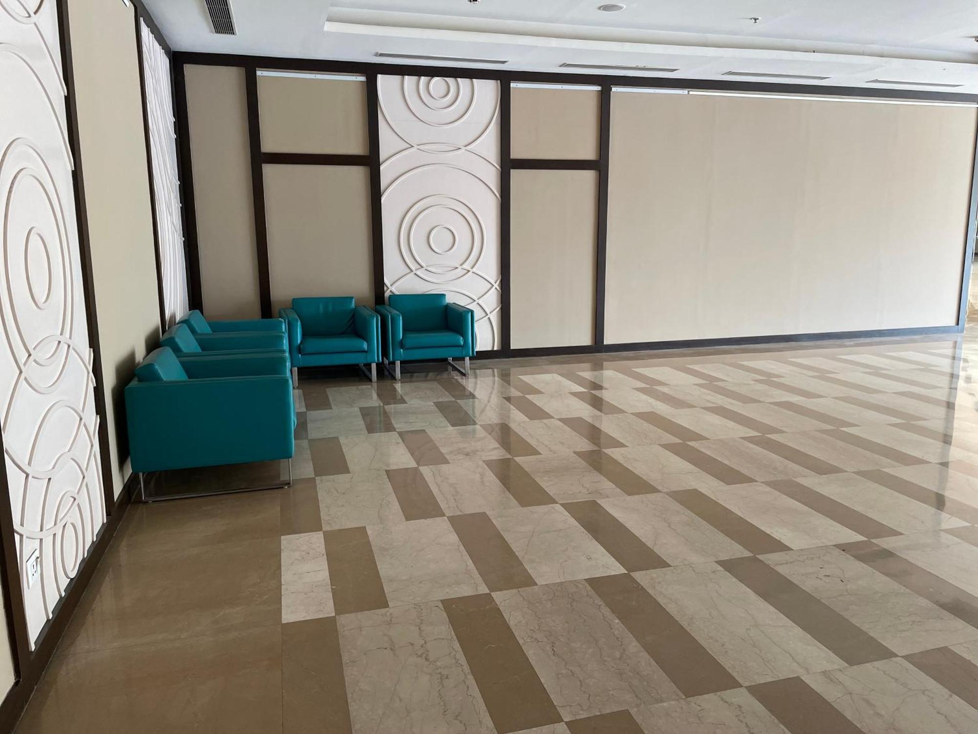 V Retreat Gurgaon Hotel Екстериор снимка